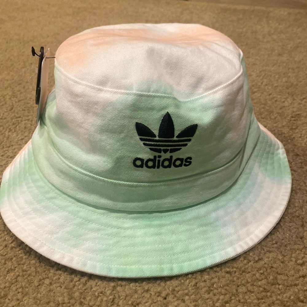 NWT Adidas Bucket Hat